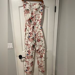 Super cute floral jumpsuit for sale